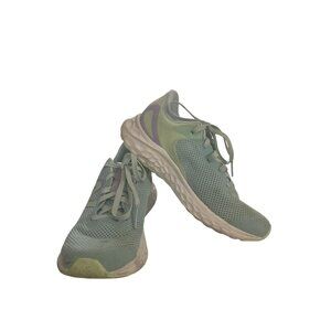 New Balance Fresh Foam arish Girls Size 1.5 Green Purple sneakers Running Shoes